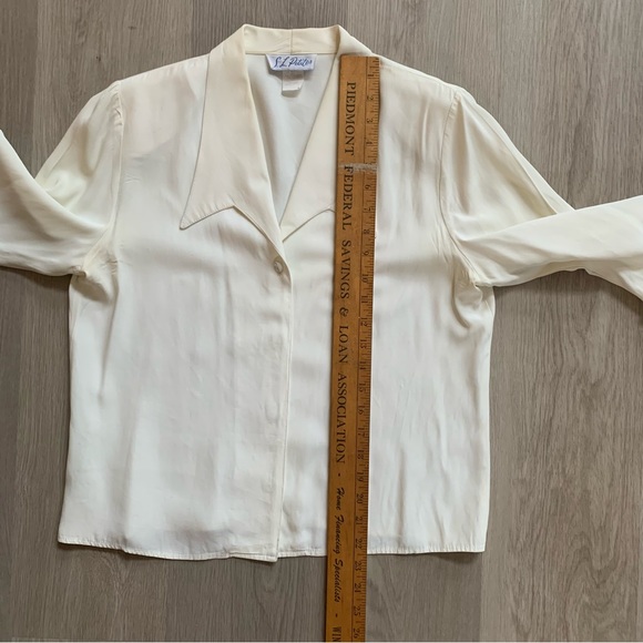 S.L. Petites Off-White Large Collar Shirt Sz 10 - Picture 10 of 10